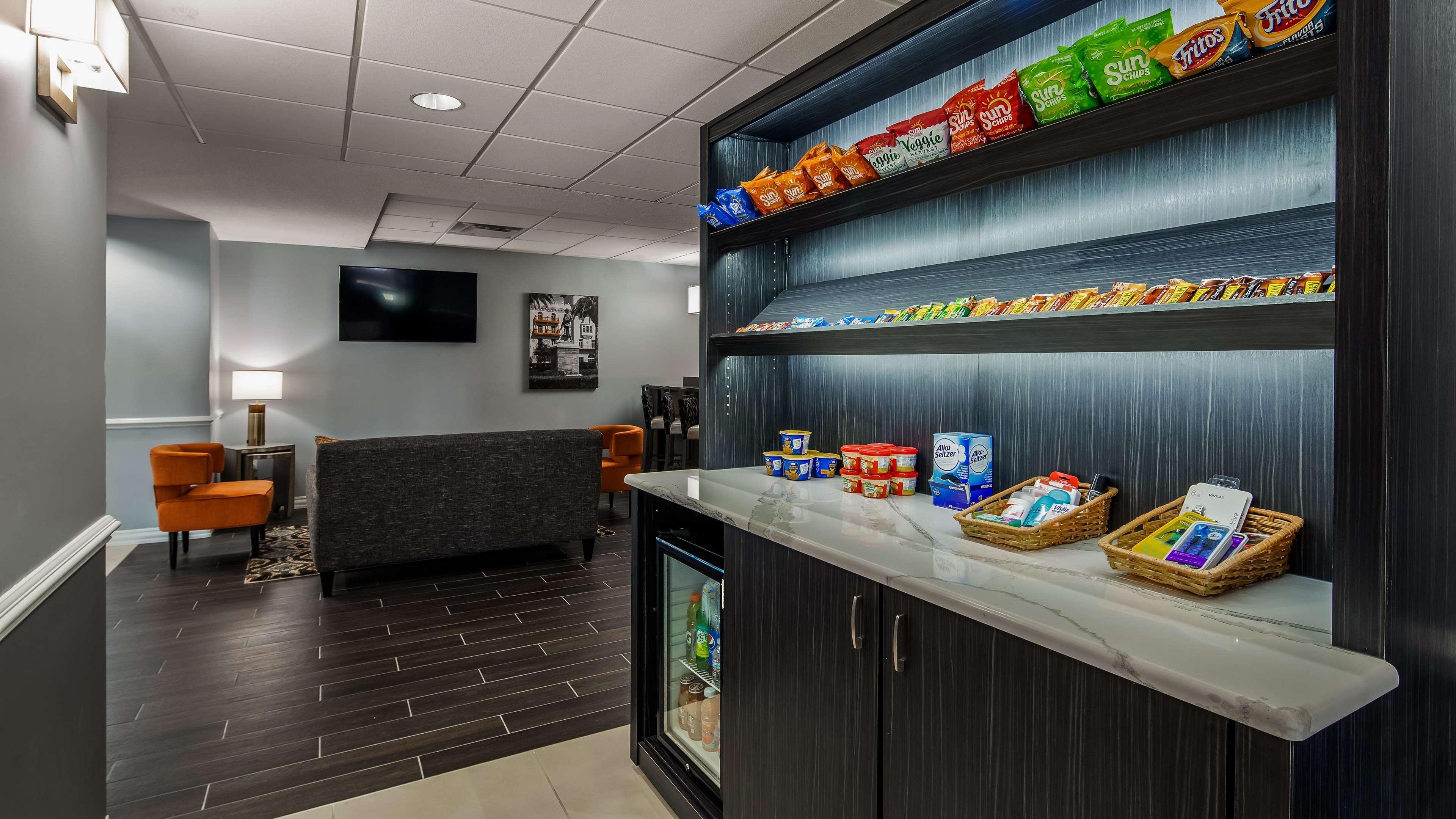 Best Western Plus New Caney Inn & Suites Екстер'єр фото
